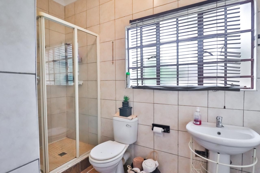 5 Bedroom Property for Sale in Donkerhoek A H North West